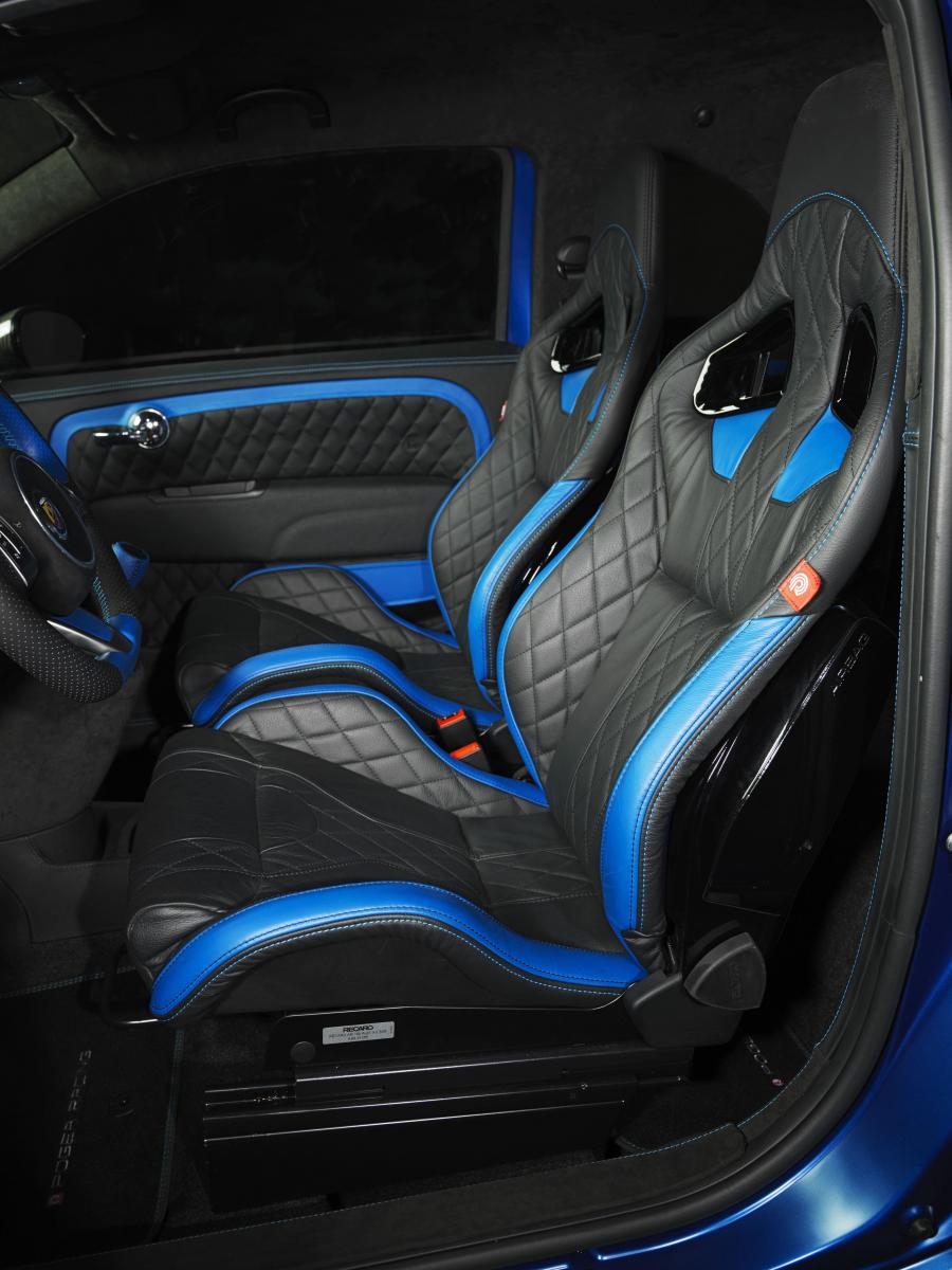 Интерьер Abarth 500 Blue Wonder by Pogea Racing 2015 года  (фото 41 из 43)